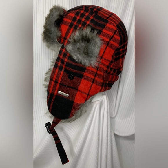 Snotek - Hunting / Aviator Hat With Faux Fur Lining And Trim Red And Black Plaid - Picture 1 of 11